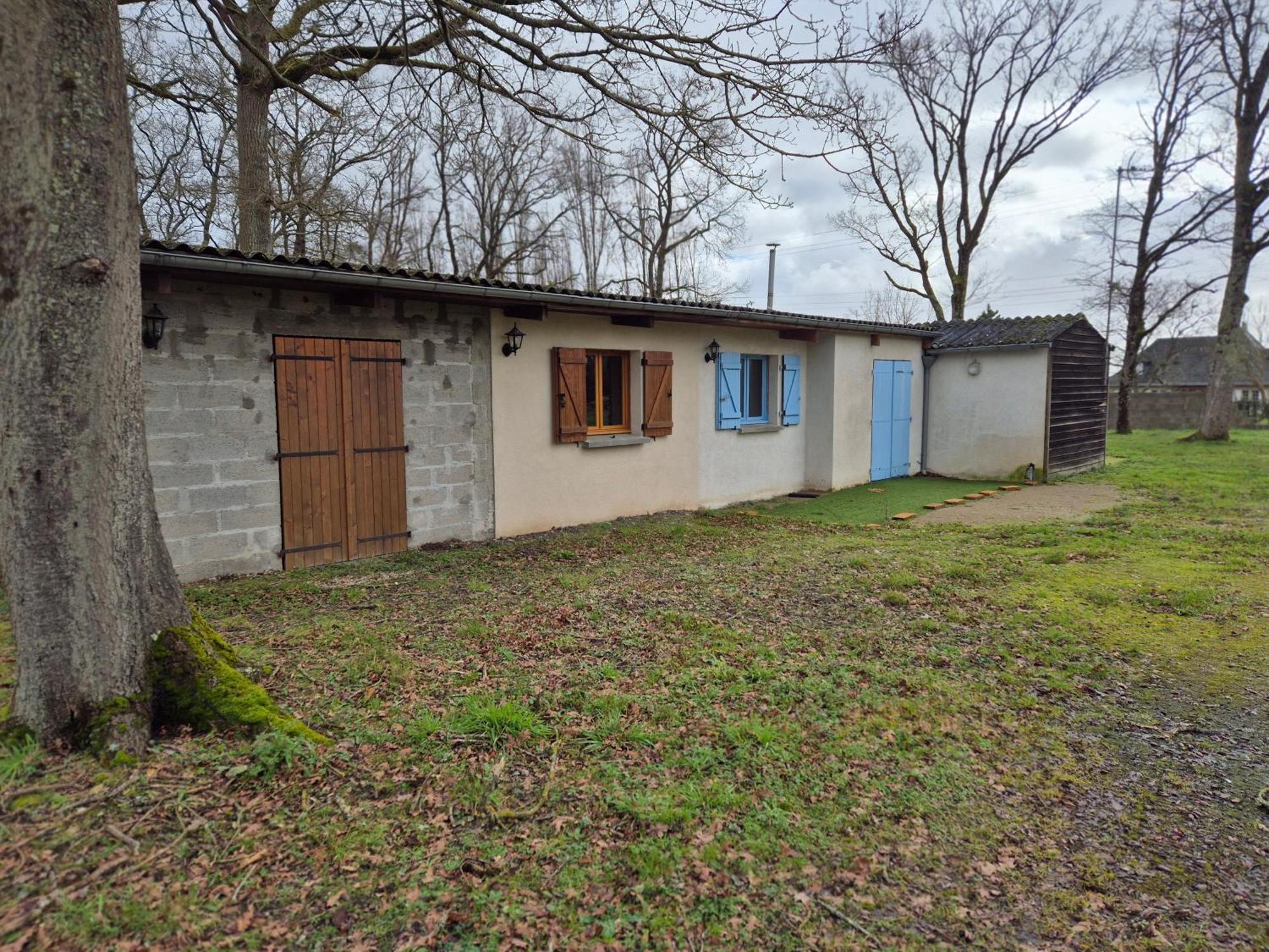 La Maison Dans Les Bois Soucelles Exteriör bild