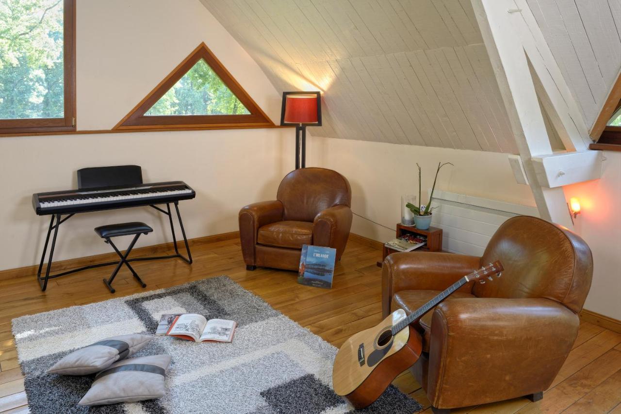 La Maison Dans Les Bois Soucelles Exteriör bild