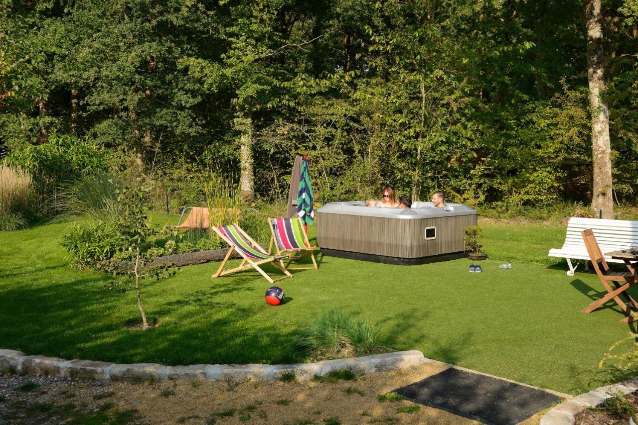 La Maison Dans Les Bois Soucelles Exteriör bild