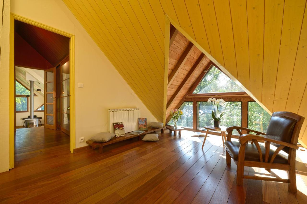 La Maison Dans Les Bois Soucelles Exteriör bild